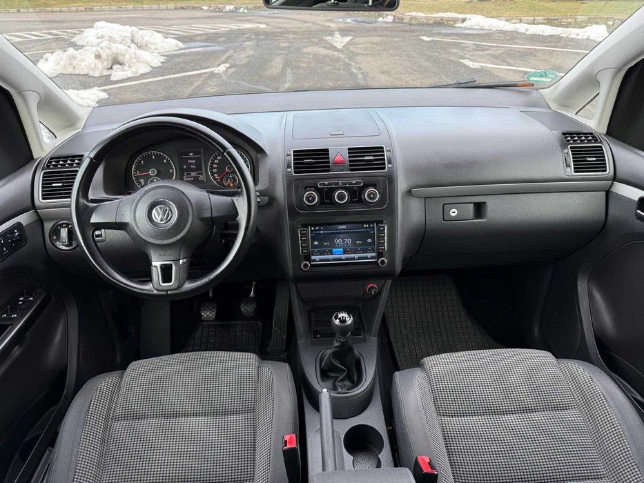 Volkswagen Touran 2011 1.6 TDi Euro 5