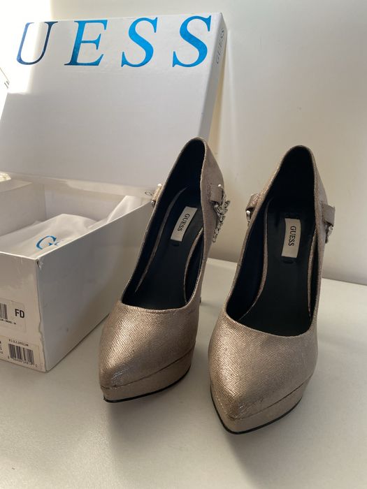 Дамски обувки Guess