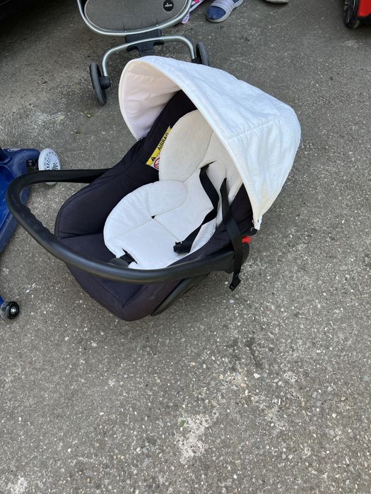 Кош за новородено за кола