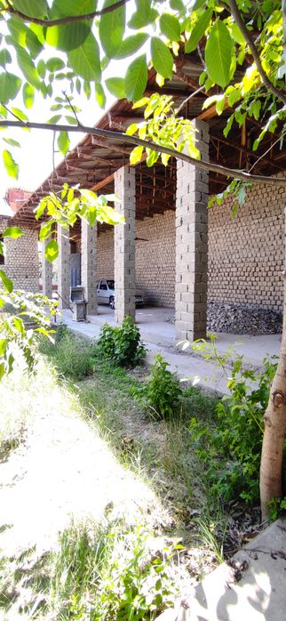 Qorasuvda hovli sotiladi