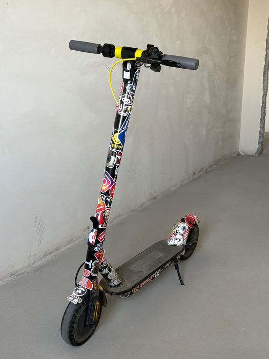 trotinetă electrică lexgo custom     (descriere)