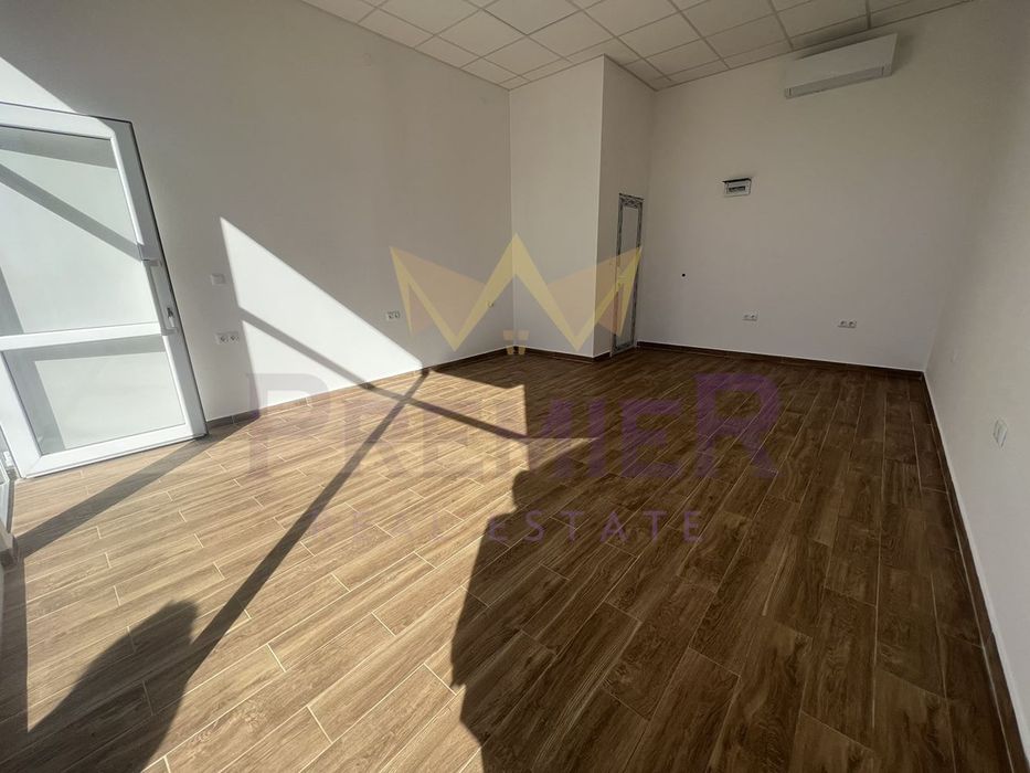 Дава се под наем Офис в Варна, Виница - 30 кв.м за 331.5 € - Снимка #1
