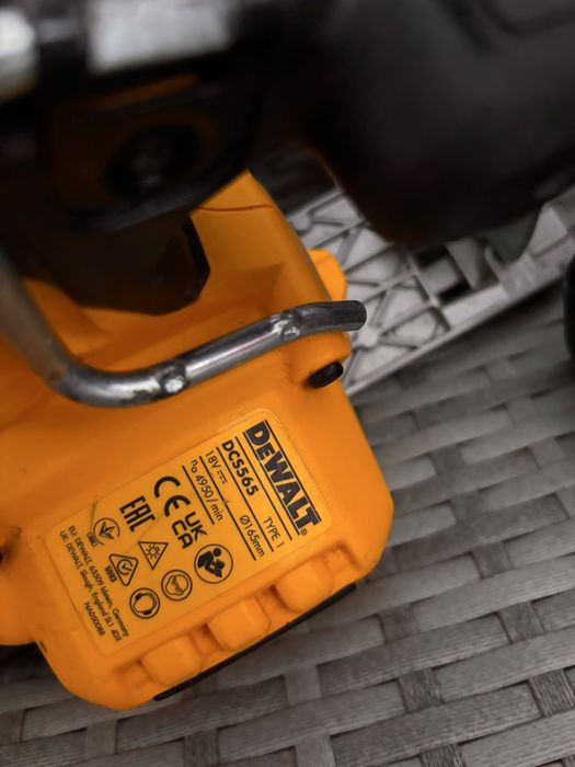 Circular dewalt DCS565
