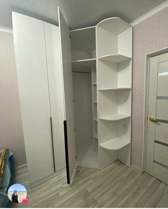 Угловой шифоньер