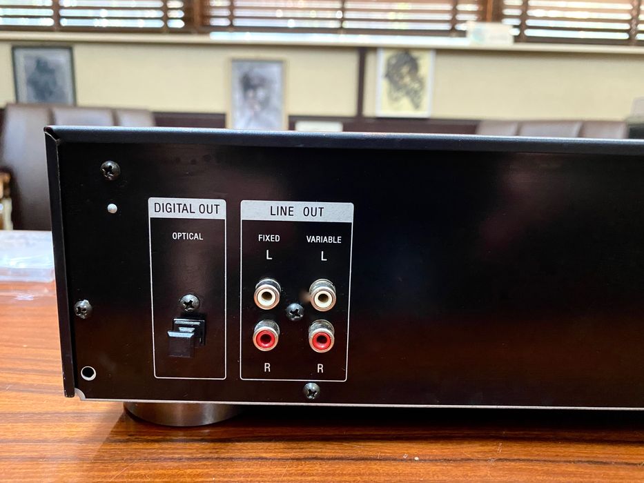 Висок клас CD плеър Sony