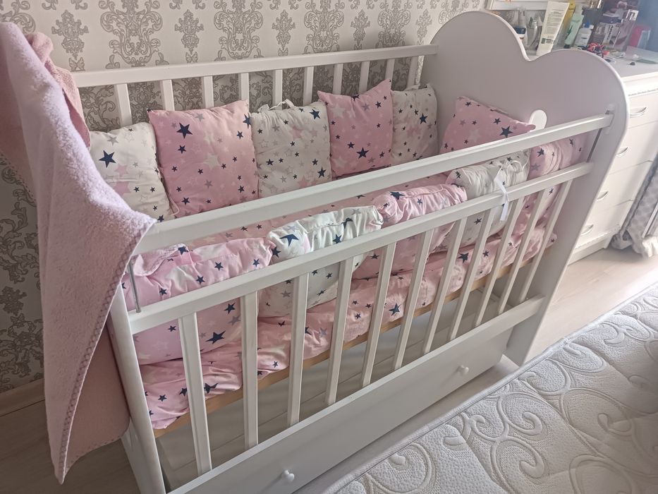 Продам детский маятниковый кровать