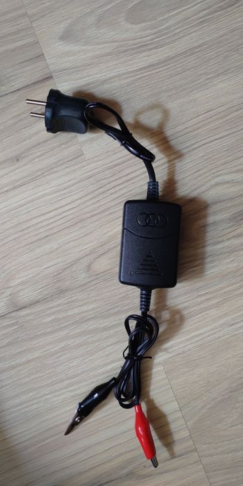 Redresor incarcator baterii plumb acid