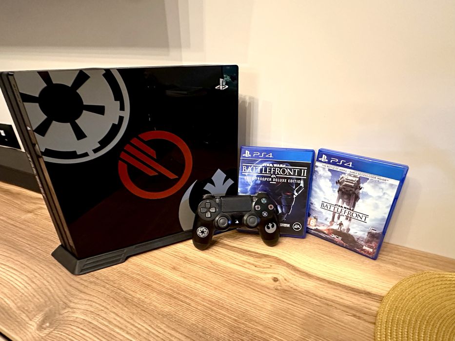 Limited Edition Star Wars Playstation 4 PRO  1TB + подарък две игри