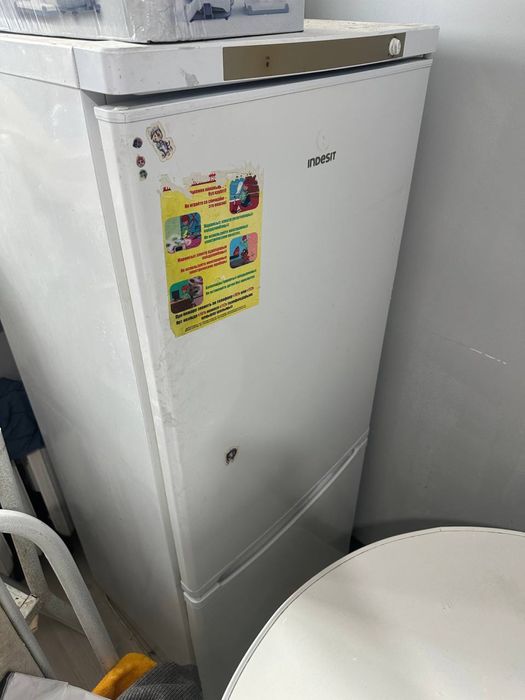 Отдам даром не рабочий холодильник(лесная поляна)