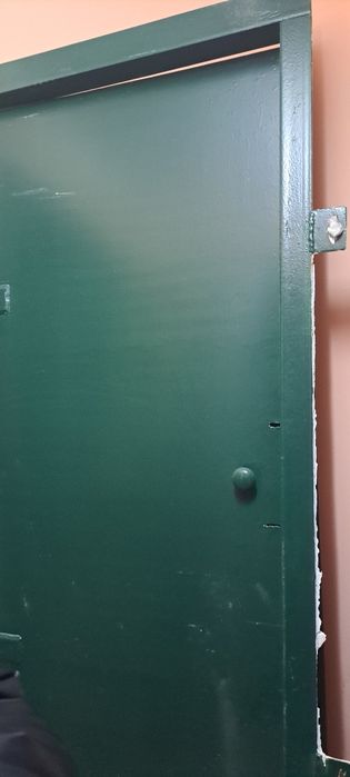 Продам входную дверь