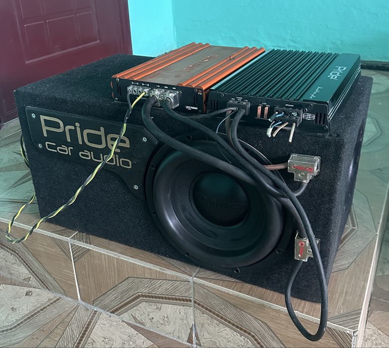 Отлично играет на ремонте не был