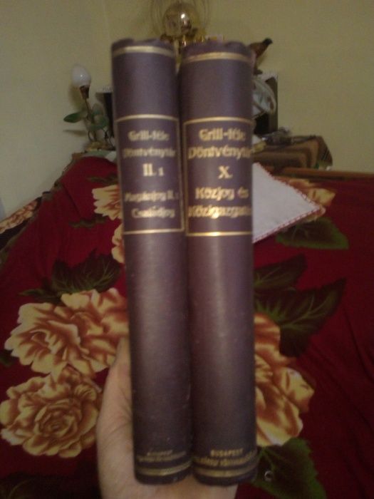 Carti vechi in stare buna