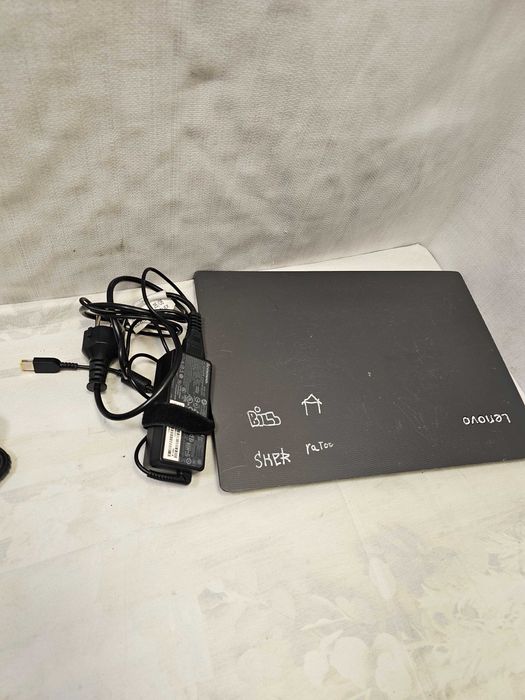 Laptop Lenovo v130-14IKB i5 gen 7 8GB RAM 256GB SSD