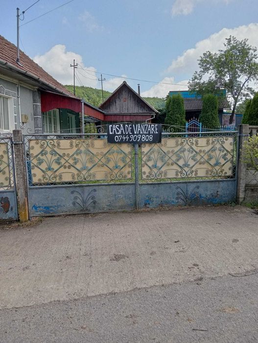 Teren și casa de vanzare.Jud Cluj.Loc.Pălatca