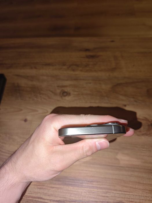 Телефон iPhone 15 Pro