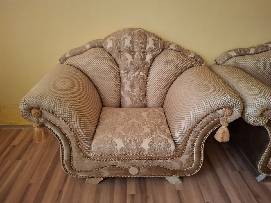 Диван и два кресла
