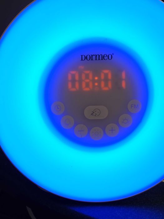 Радио часовник с аларма и различни цветове Дормео Dormeo