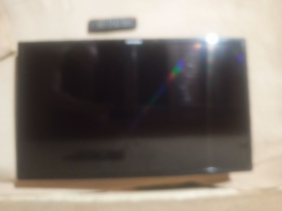 Видеорегистратор DVR Hikvision +телек самсунг 32