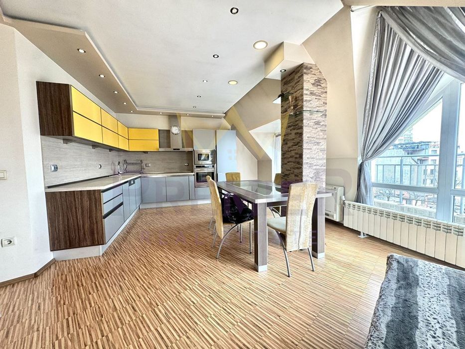 Продава се Четиристаен апартамент в Варна, Колхозен пазар - 200 кв.м за 816 €/кв.м - Снимка #2
