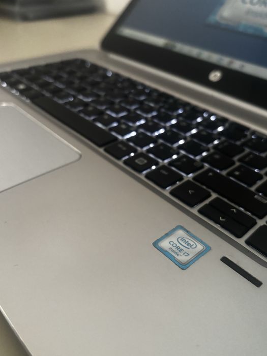 Hp ultraslim• Procesor i7• SSD 512• Display 14” rezolutie 2K• Taste luminate• baterie foarte buna