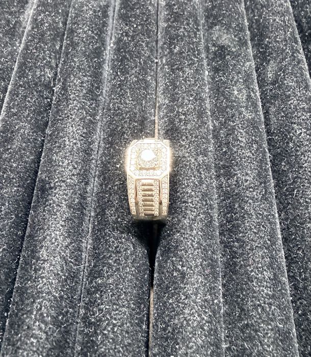 Золотая бриллиантовая печатка