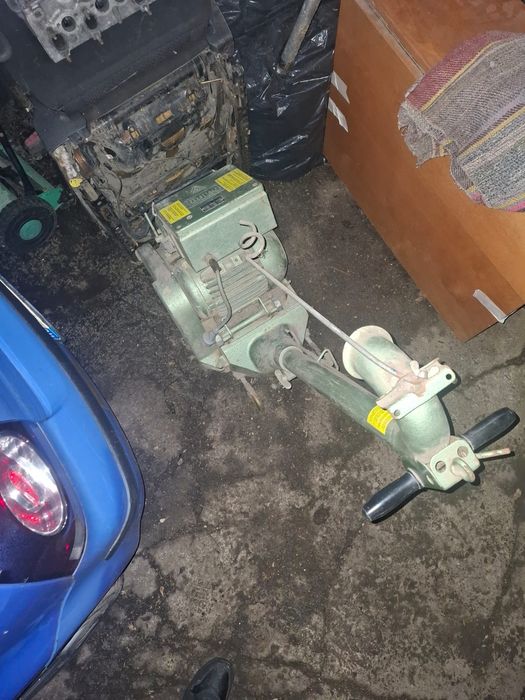 Mașină de șlefuit parchet și lemn