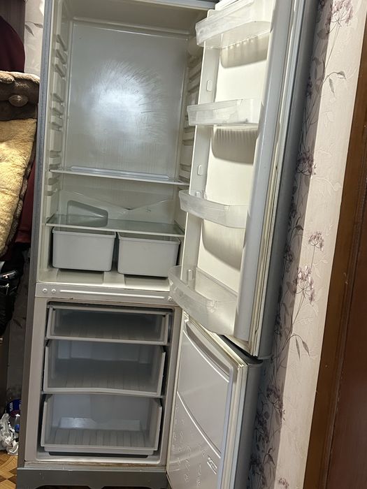 Продам холодильник