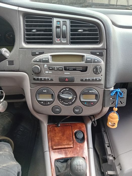 Продавам на части Нисан примера п11  2.0тд NISSAN Primera