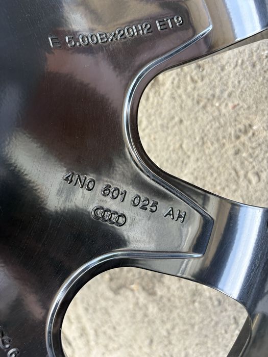 Резервна гума/патерица Audi A8 4N