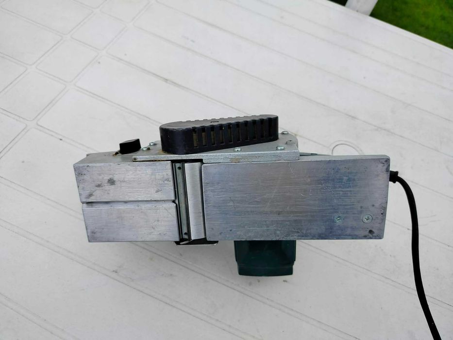 Електрическото ренде на METABO 4382  Germany