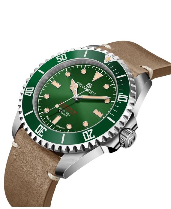 Ceas Automat Gigandet Sea Ground 300 (43mm) – Verde / Curea Piele