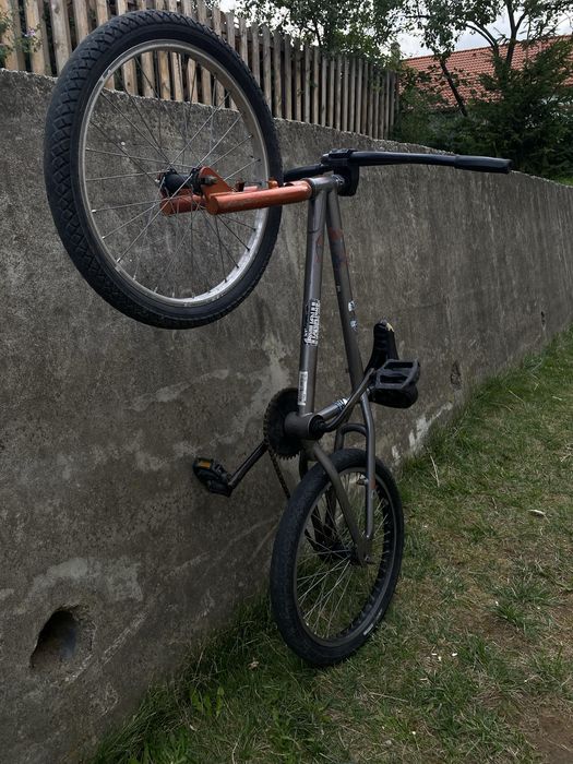 vand Bmx 200 de lei negociabil prefer si schimburi