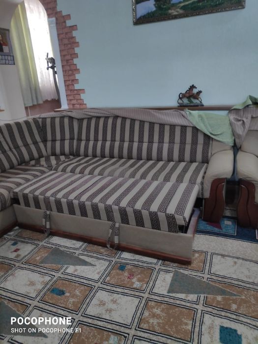 Комплект угловой диван-кровать с креслом для больших гостинных