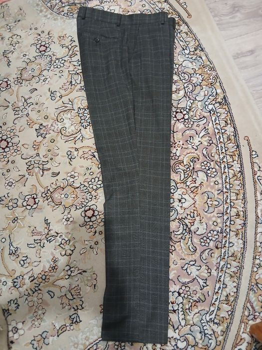 Продаю мужские  брюки,почти новые.