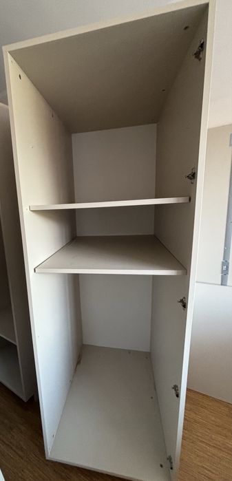 Гардероб с огледала.