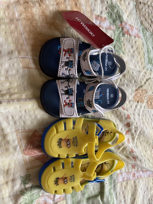 Чисто нови сандали и летни обувки на LC Waikiki и на миньоните, 22 ном