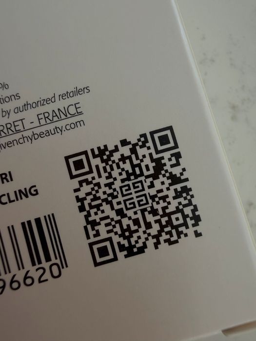 Огледало Givenchy Parfums