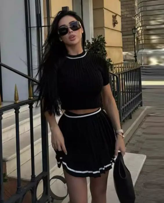 Срочно!Роскошный костюм двойка юбка и кофточка