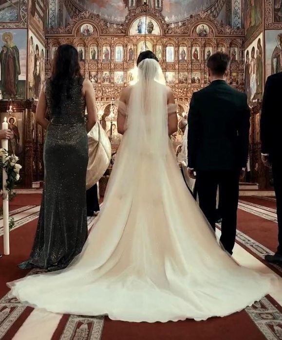 Rochie mireasa cu trena si voal - curatata profesional - Vera Sposa