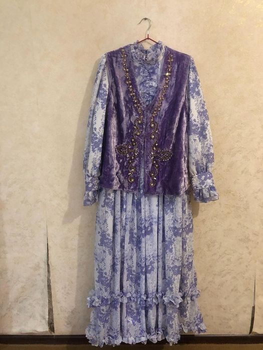 Камзол, келіп киіп қаран