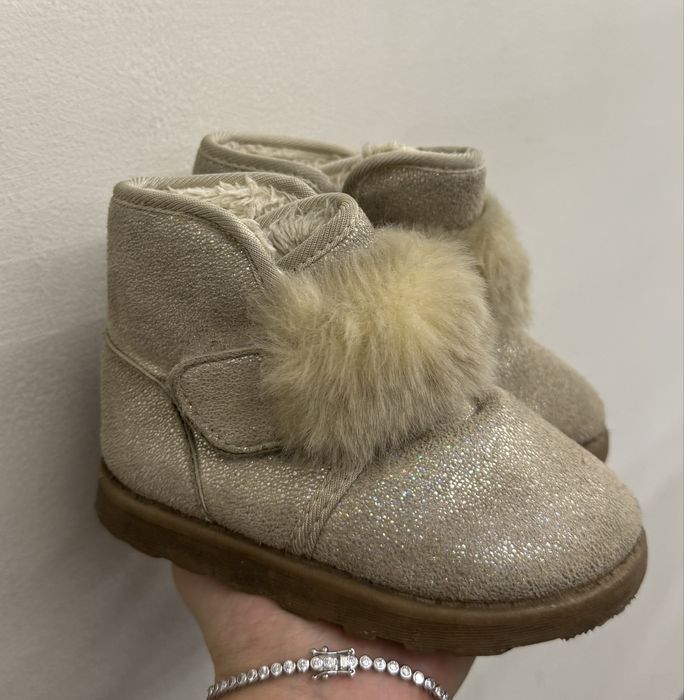 Сапожки на девочку с 22-26 размер