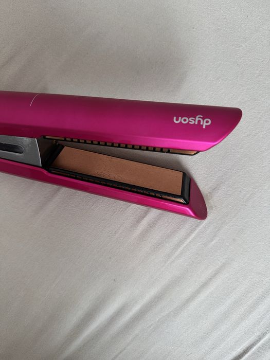 Продам утюжок выпрямитель dyson