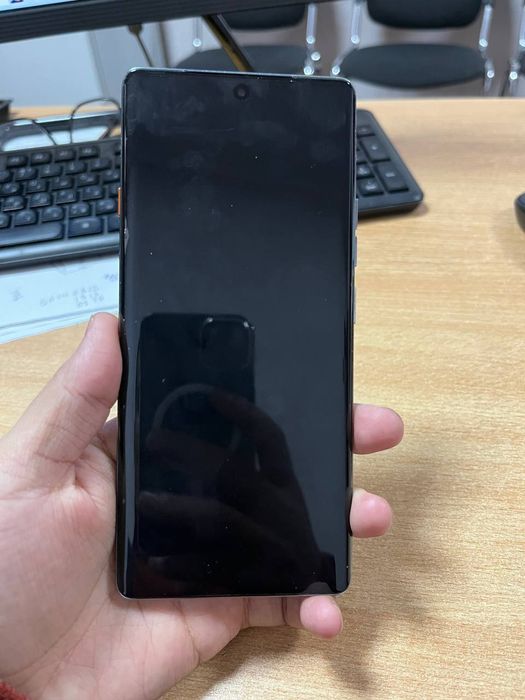 Texno camon 40  8+8/256Gb