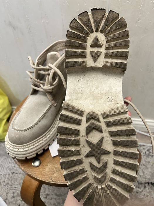 Ботинка отличное состояние 39 размер,