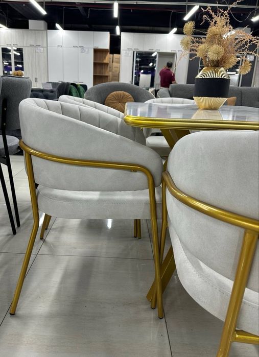 Стол и стулья по акции