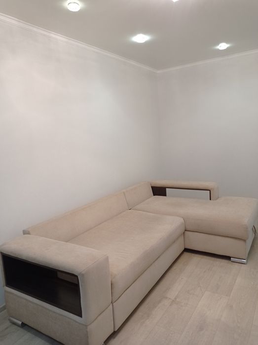 ДИВАН очень качественный и стильный.