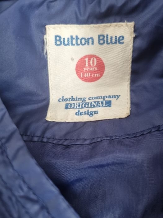 Продам куртку для девочки  размер 140 на 9-10  лет.