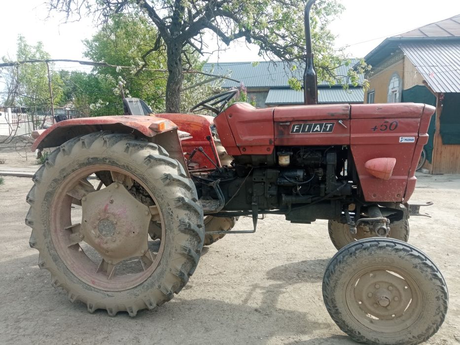Vând tractor fiat 445
