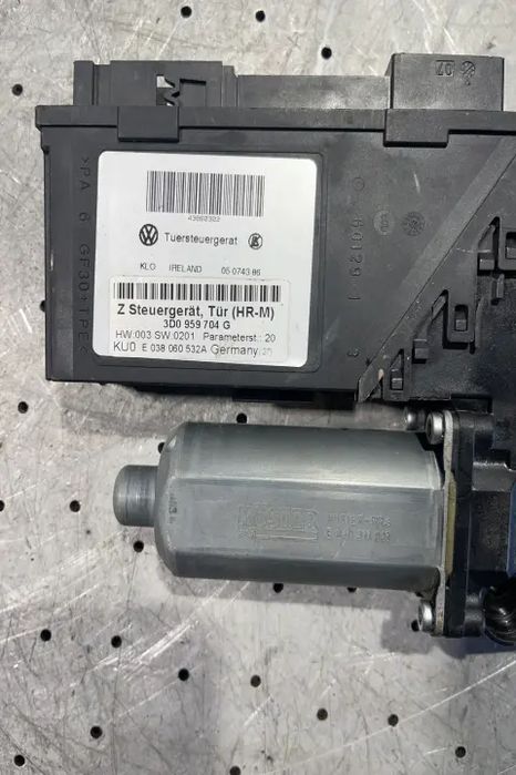 Motoras macara geam spate dreapta 3D0 959 704 G 3D0 959 704 G