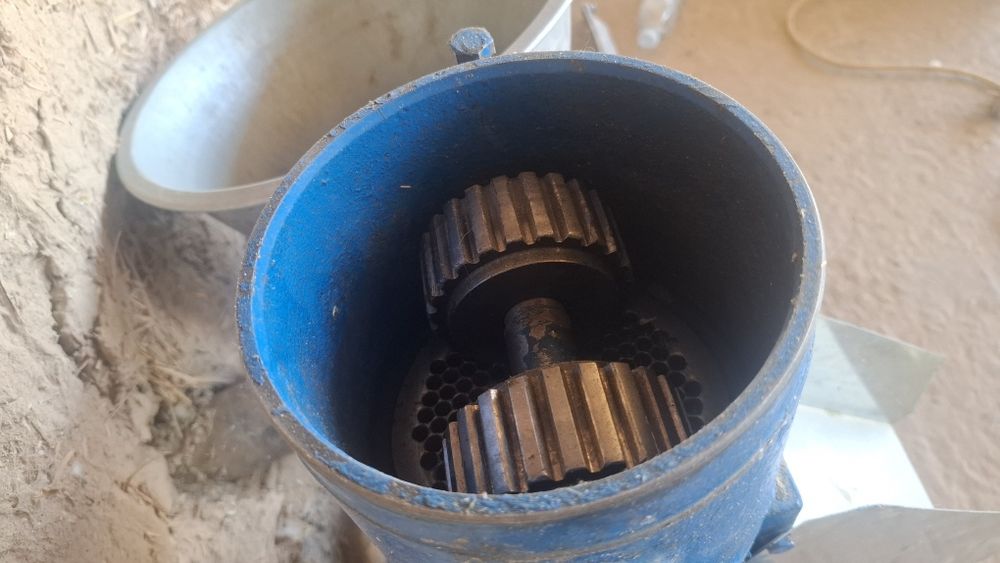 3 фаза Гранулатор сотилади